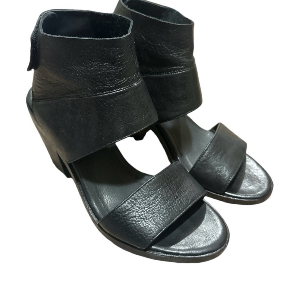 Eileen Fisher Arts Ankle Cuff Black Leather Sandals